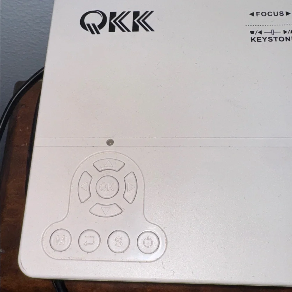QKK QKK MiniLCD USB LED Projector with 100” Projection Screen Included